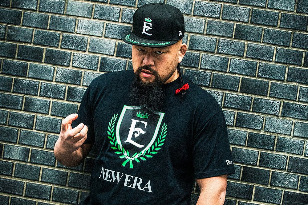 NEW ERA × UNITED EMPIRE コラボTシャ..
