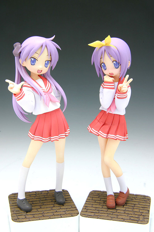 らき☆すた 柊かがみ＆つかさ 制服Ver.セット 1/12 スケール　フィギュア Amazon.co.jp: らき☆すた 柊かがみ&つかさ 制服Ver.セット. (1